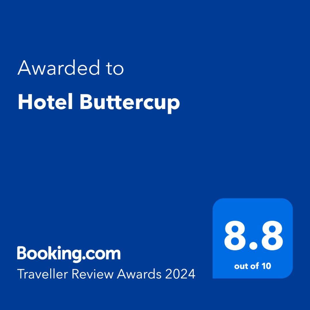 Hotel Buttercup Pokhara Kültér fotó
