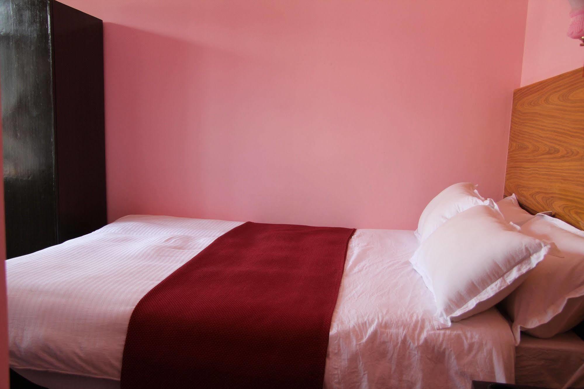 Hotel Buttercup Pokhara Kültér fotó