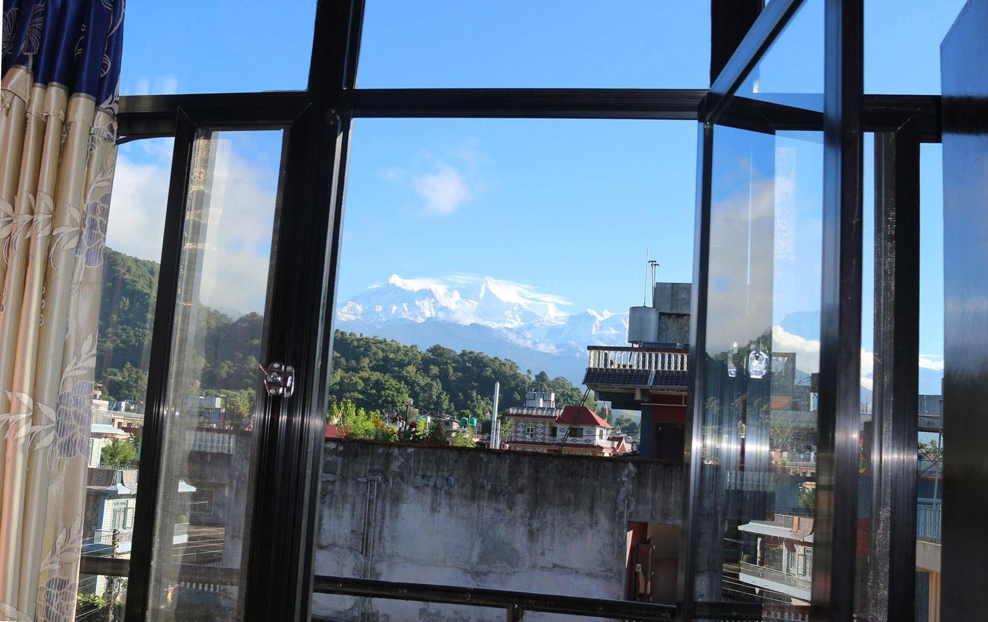 Hotel Buttercup Pokhara Kültér fotó