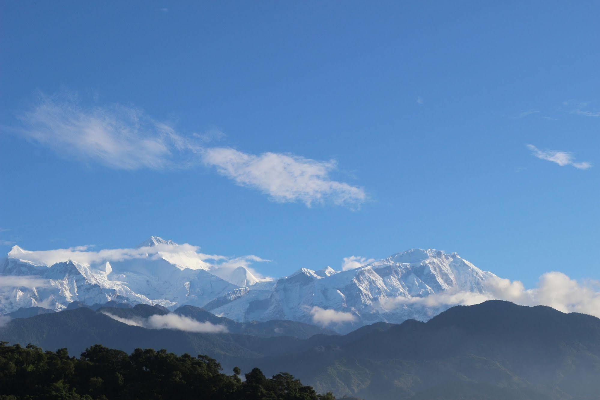 Hotel Buttercup Pokhara Kültér fotó